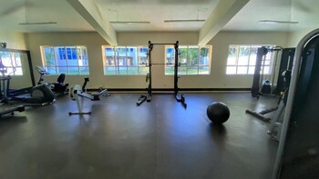 lux suites hayana palm apartments