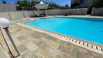 lux suites hayana palm apartments