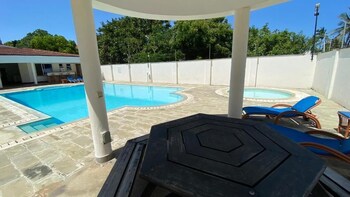 lux suites hayana palm apartments