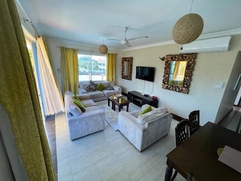 lux suites micasa royal apartments nyali