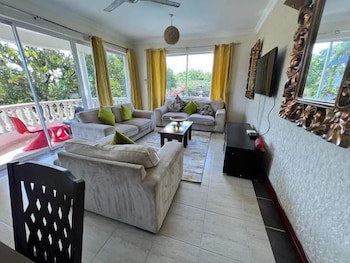 lux suites micasa royal apartments nyali