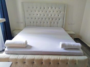 lux suites siloam apartments shanzu