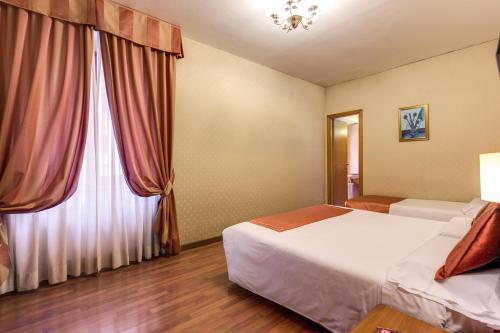 Flower Garden Hotel Rome,Piazza Della Repubblica>>Lazio,3 star