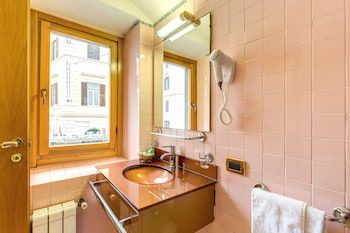 flower garden hotel rome
