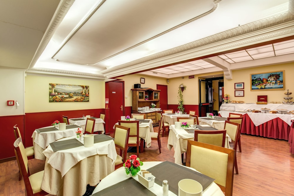 flower garden hotel rome