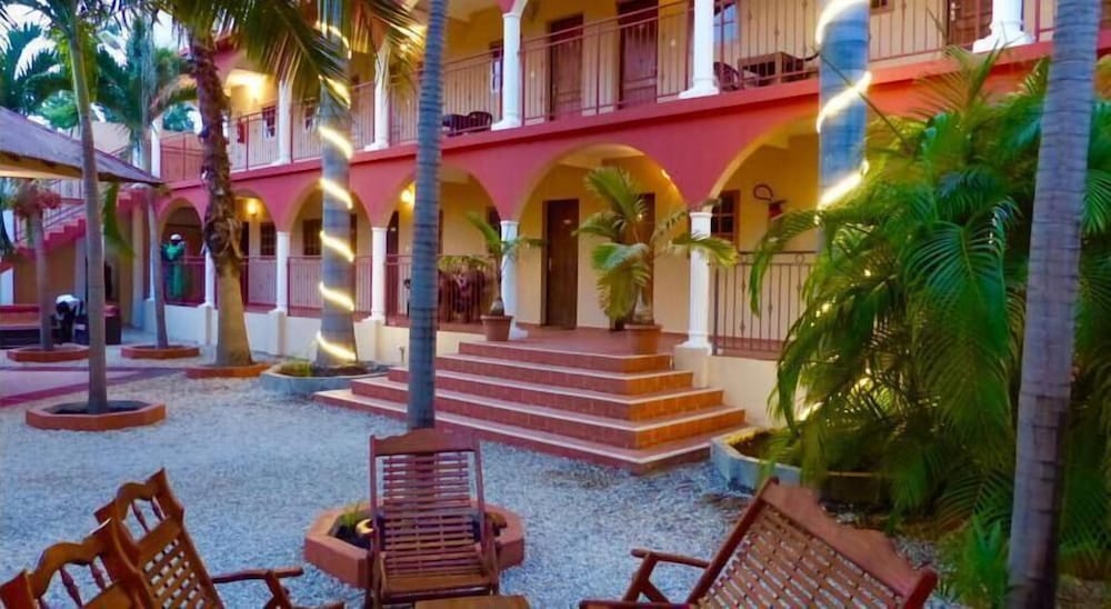 hotel le flamboyant