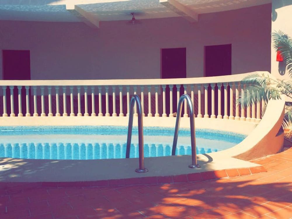 hotel le flamboyant