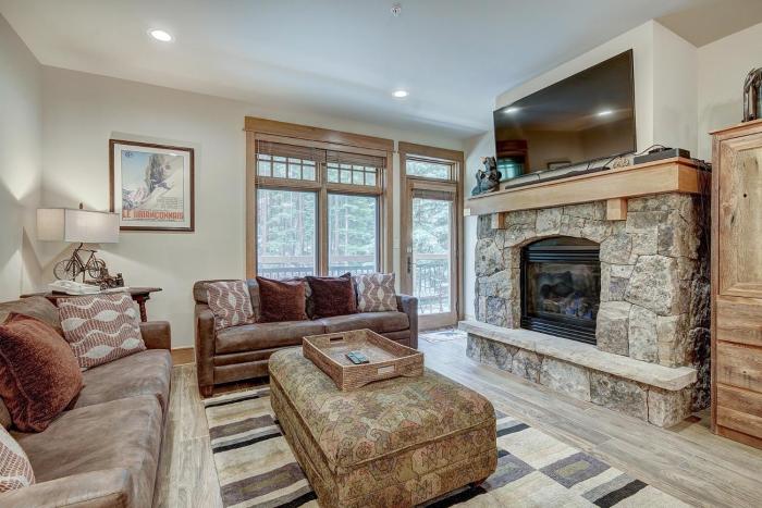 luxury 1 bedroom ski in out condo with slopeside heated pool condo