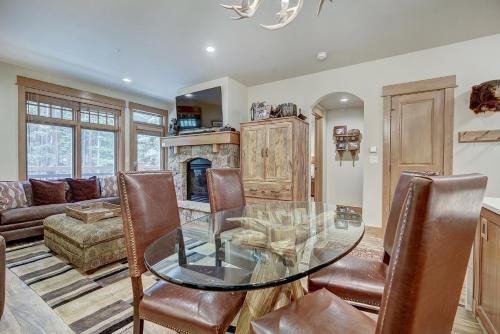 luxury 1 bedroom ski in out condo with slopeside heated pool condo