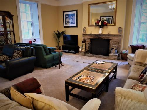 lowbyer manor country house