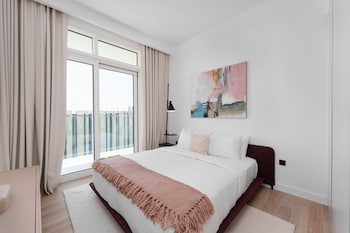 Maison Privee - Deluxe 3Br Apt With Dubai Marina Vws & Beach Access,,0 star