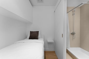 Maison Privee - Deluxe 3Br Apt With Dubai Marina Vws & Beach Access,,0 star