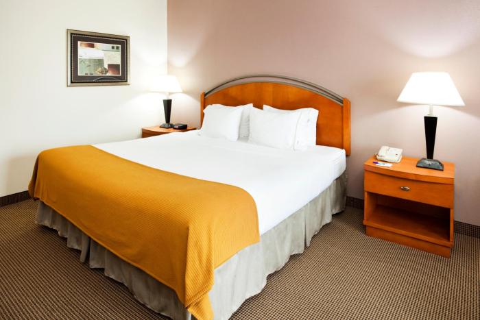 holiday inn express forest city by ihg