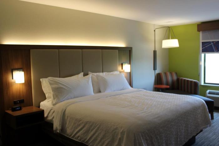 holiday inn express forest city by ihg