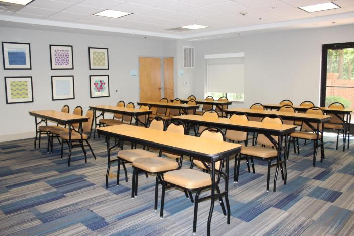 holiday inn express forest city by ihg