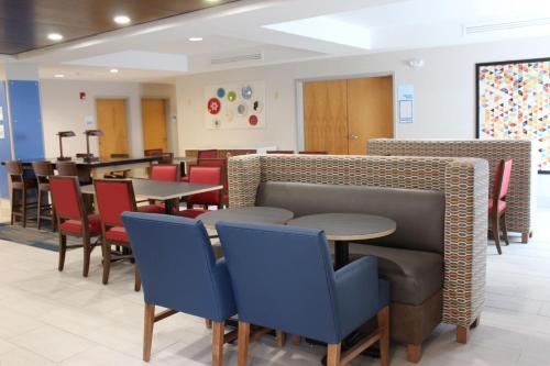 holiday inn express forest city by ihg