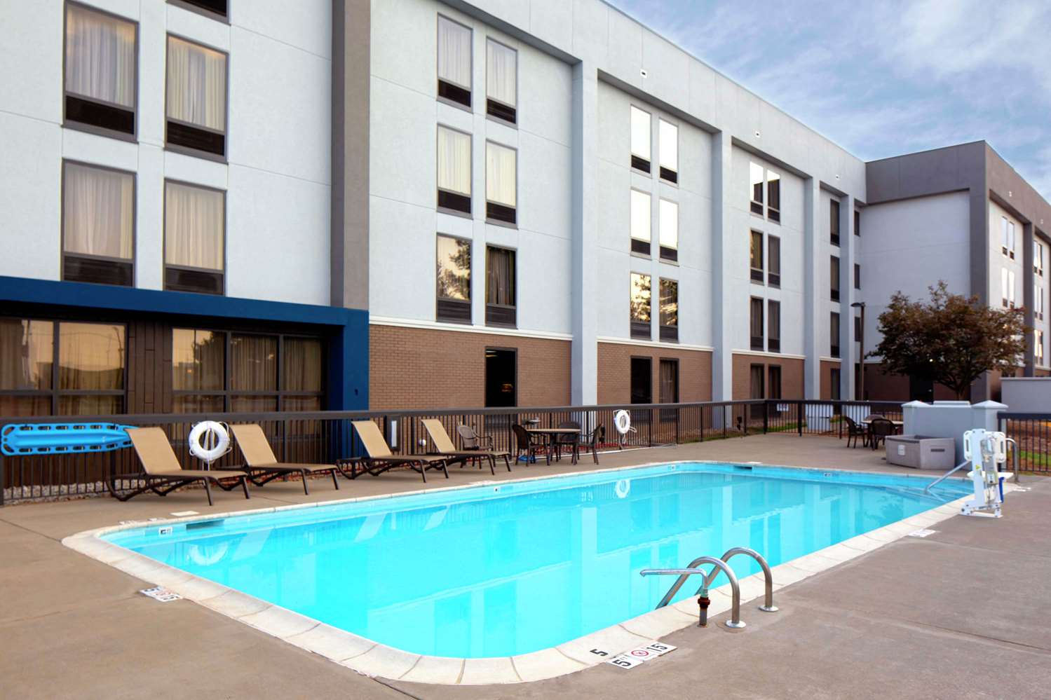hampton inn by hilton bowling green
