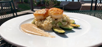 manhattan beach lodge