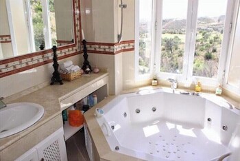 marbella villa rio seco