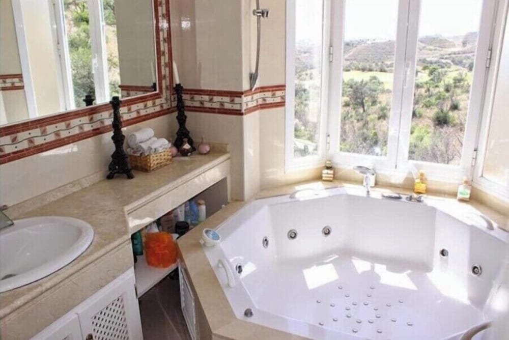 marbella villa rio seco