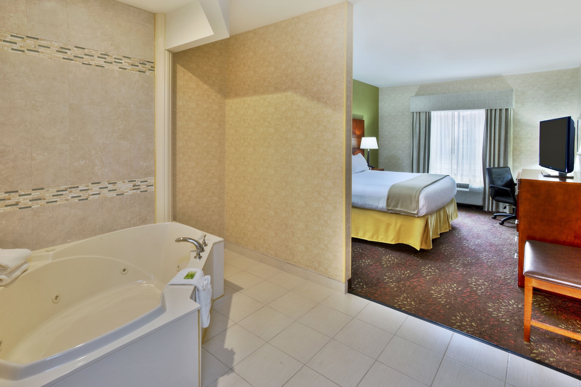 holiday inn express hotel and suites frankenmuth by ihg