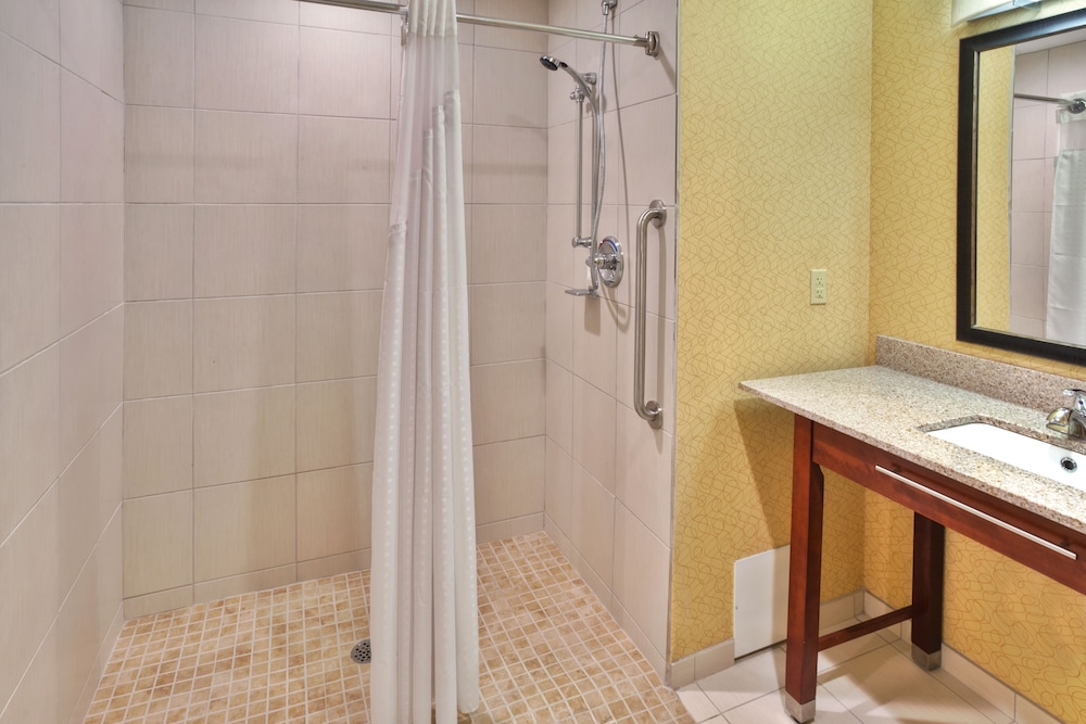 holiday inn express hotel and suites frankenmuth by ihg