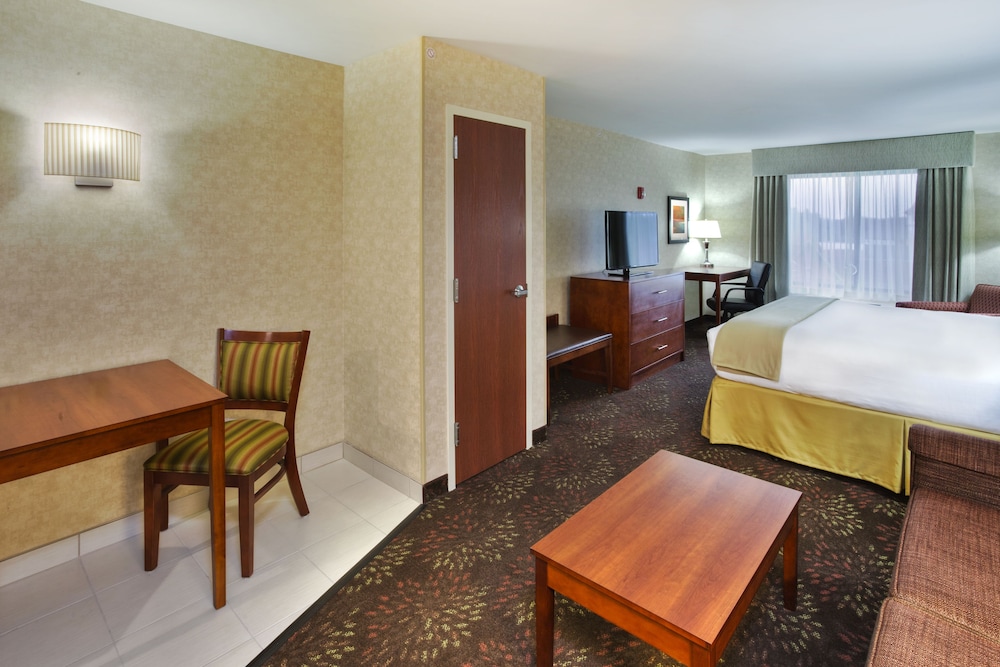 holiday inn express hotel and suites frankenmuth by ihg