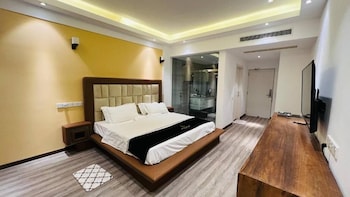 Mazarine Surf Suites,,3 star
