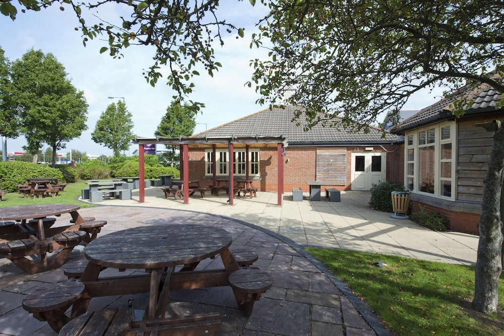 premier inn bristol south