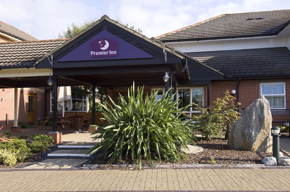 premier inn bristol south