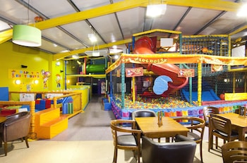 premier inn bolton west