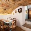 menexes suites monemvasia