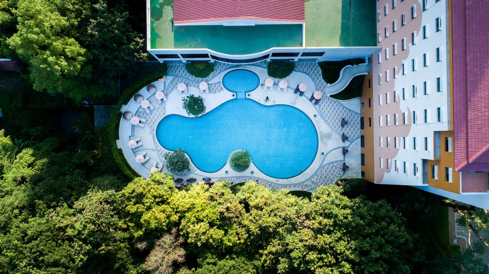 the heritage chiang rai hotel and convention