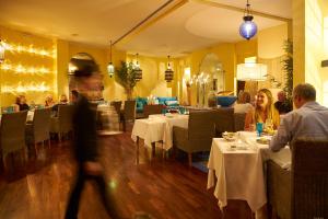 suite hotel eden mar