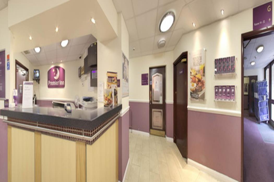 Premier Inn Stroud,Gloucester>>Bristol,3 star