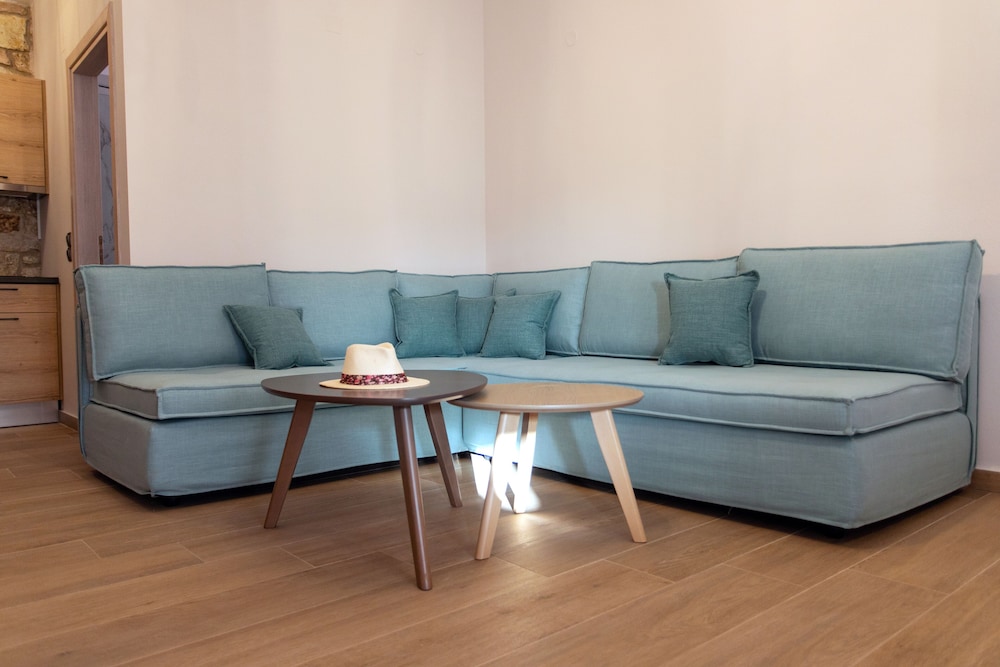 michelangelo suites and apartments