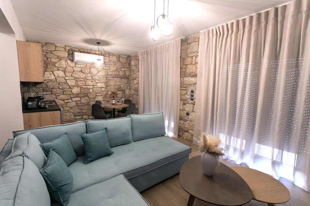 michelangelo suites and apartments
