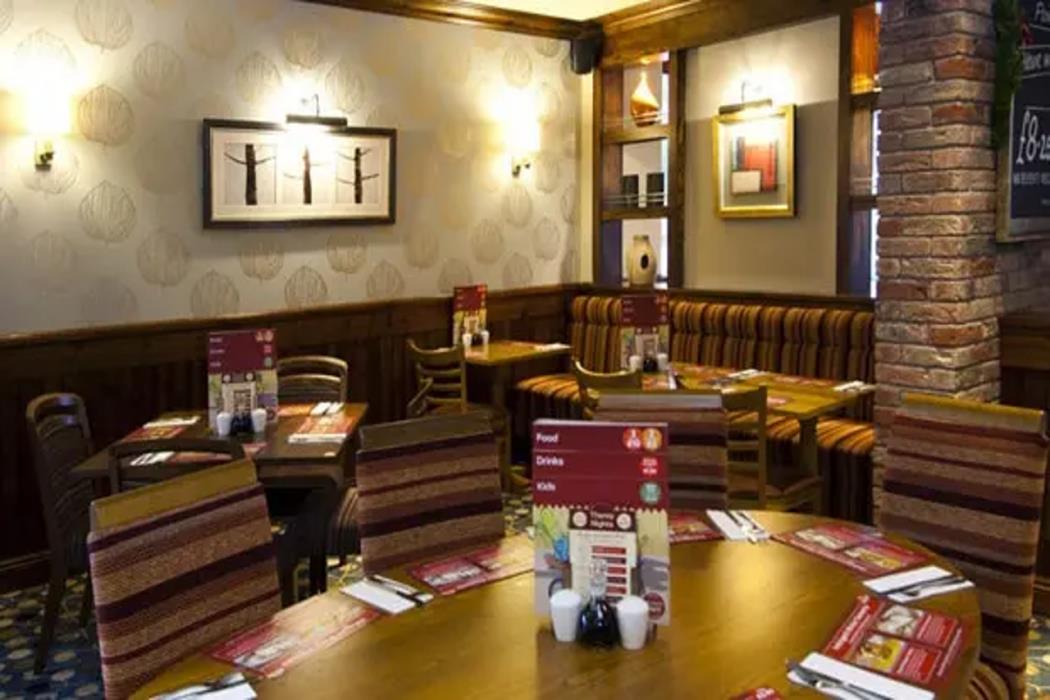premier inn stirling south m9 j9