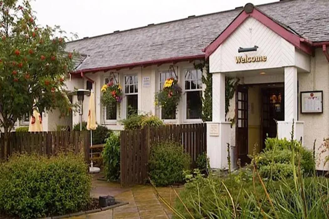 premier inn stirling south m9 j9