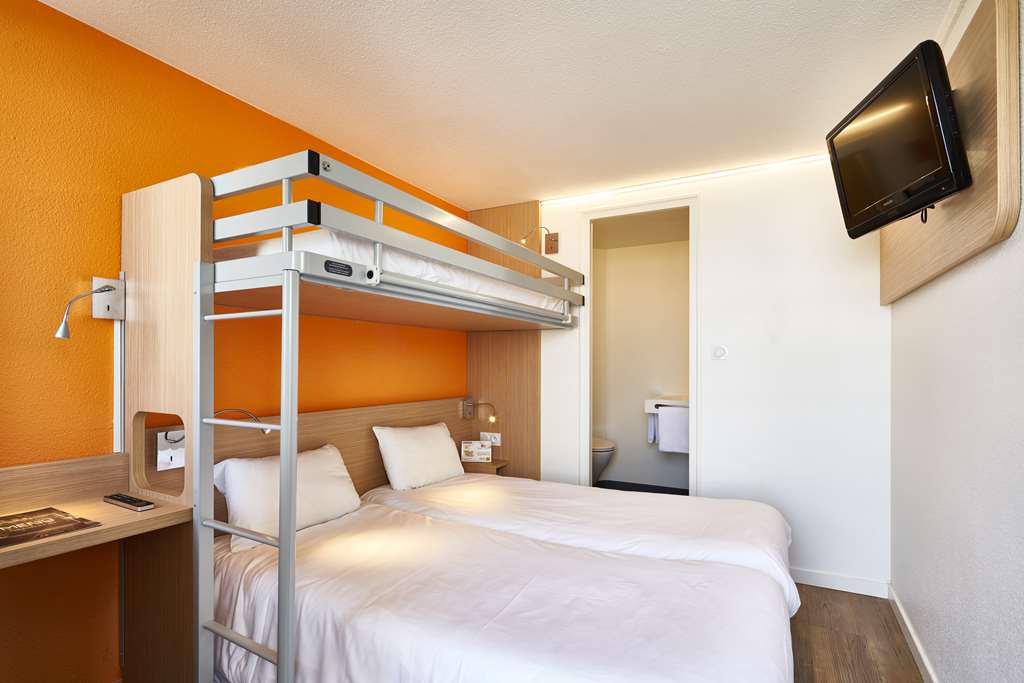 premiere classe la roche sur yon mouilleron le captif