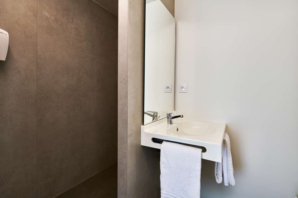 premiere classe la roche sur yon mouilleron le captif