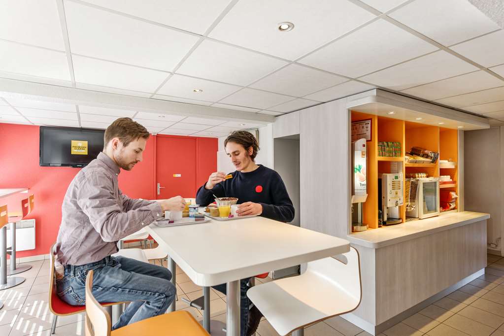 premiere classe la roche sur yon mouilleron le captif