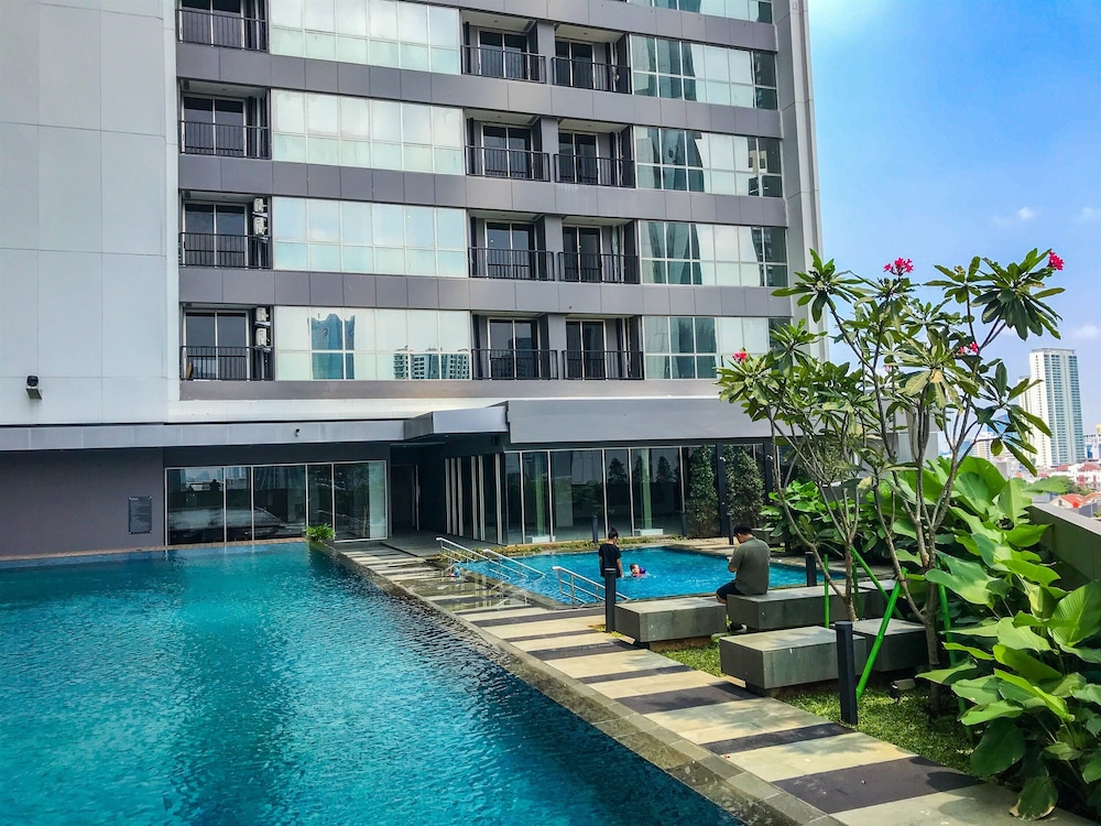 minimalist and comfy studio ciputra world 2 apartment