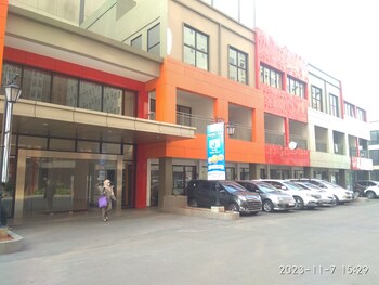 minimalist studio transpark juanda bekasi timur apartment