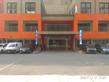 minimalist studio transpark juanda bekasi timur apartment