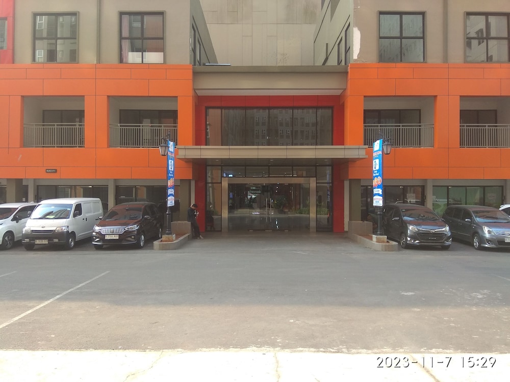 minimalist studio transpark juanda bekasi timur apartment