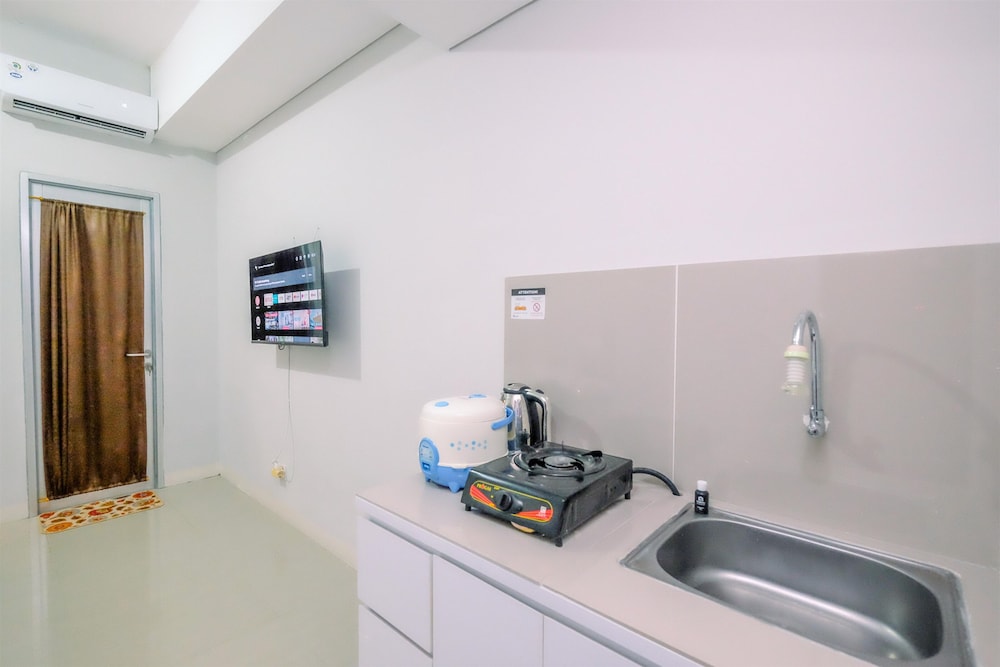 minimalist studio transpark juanda bekasi timur apartment