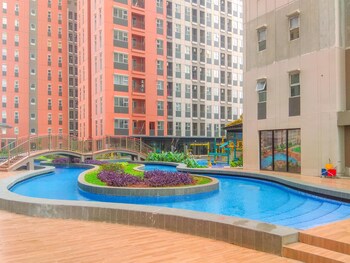 minimalist studio transpark juanda bekasi timur apartment