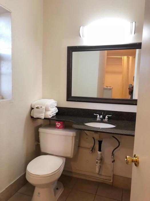 royal inn and suites