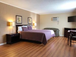 Royal Inn And Suites,Riverside>>Hemet,2 star